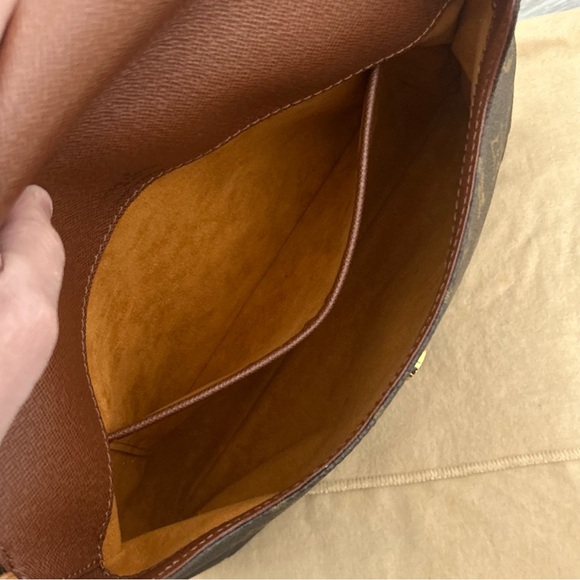 Louis Vuitton Musette Tango - Picture 5 of 16